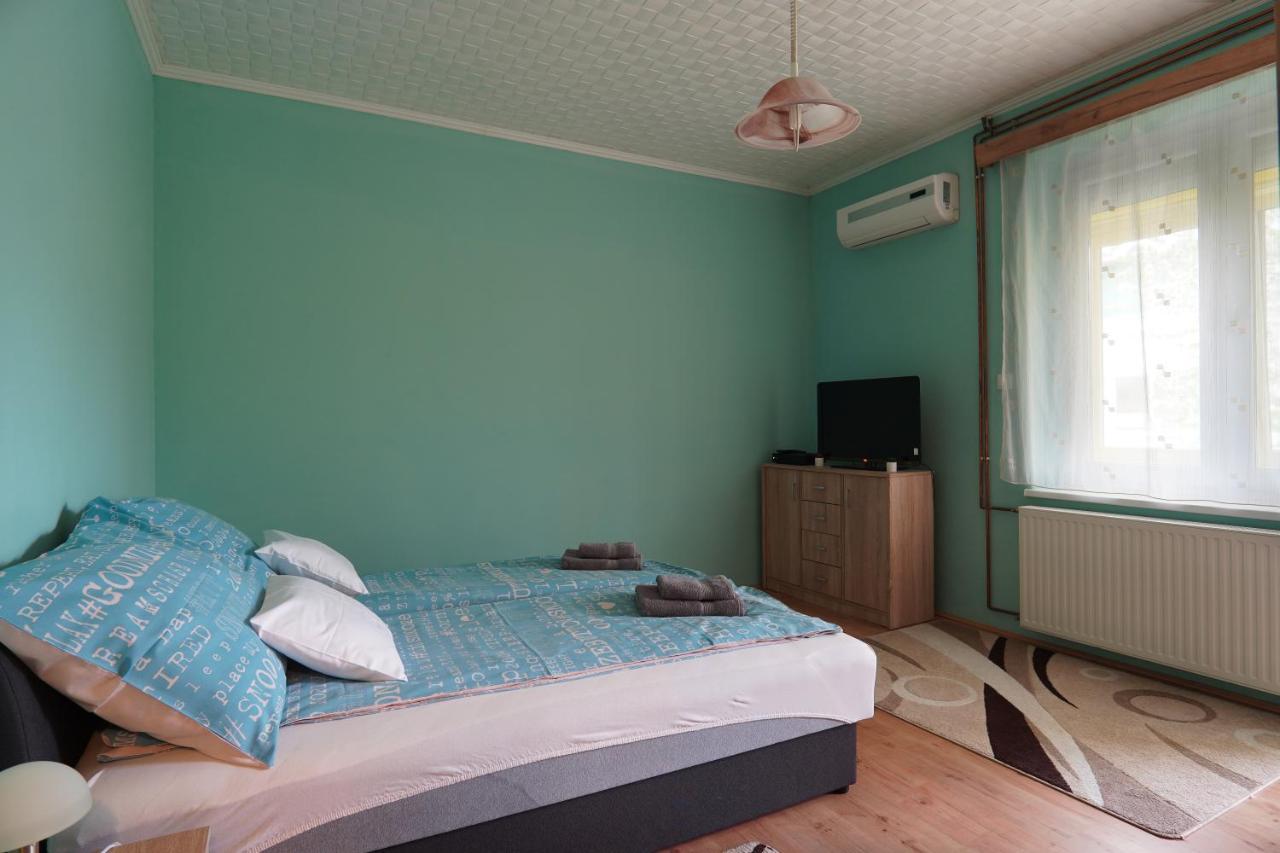Dia Apartman Печ Экстерьер фото